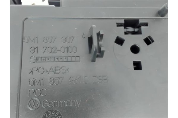 Recambio de embellecedor consola central para volkswagen golf v plus (5m1) 1.9 tdi referencia OEM IAM 5M1857307 5M1857961C 