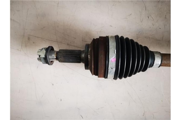 Recambio de palier delantero izquierdo para renault clio iv 0.9 limited referencia OEM IAM   