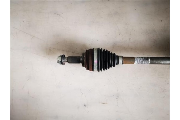 Recambio de palier delantero izquierdo para renault clio iv 0.9 limited referencia OEM IAM   