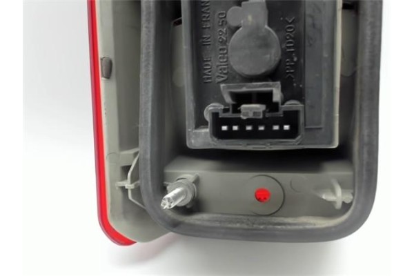 Recambio de piloto trasero derecho para fiat scudo furgón (220l) 2.0 jtd referencia OEM IAM 9790384880 GP0166 6351E6 , PEUGEOT |