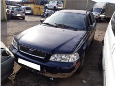 volvo v40 familiar del año 2002