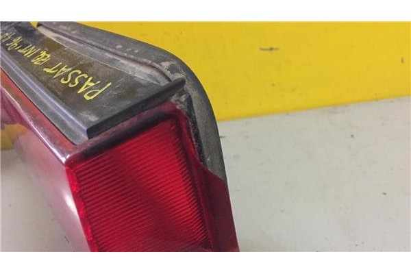 Recambio de piloto interior izquierdo para volkswagen passat berlina (3a2) 1.6 cl referencia OEM IAM 3A5945107B  