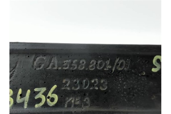 Recambio de moldura puerta trasero izquierda para seat 132 2.0 d referencia OEM IAM GA55880101 23023 