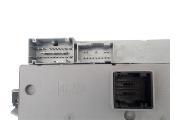 Recambio de caja fusibles/rele para alfa romeo gt (125) 1.9 jtd referencia OEM IAM 50513350  