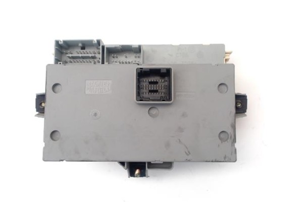 Recambio de caja fusibles/rele para alfa romeo gt (125) 1.9 jtd referencia OEM IAM 50513350  