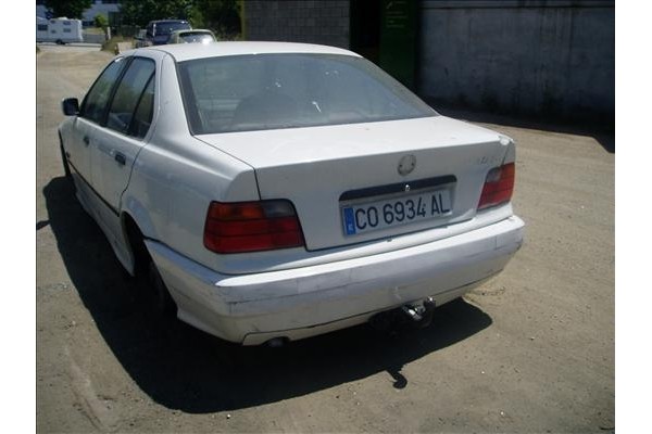 bmw serie 3 berlina (e36)(1990) del año 