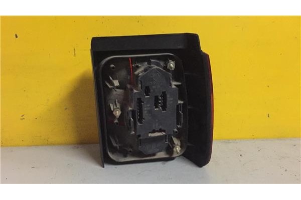 Recambio de piloto trasero izquierdo para volkswagen passat variant (3a5) 1.6 gl referencia OEM IAM 3A9945111  