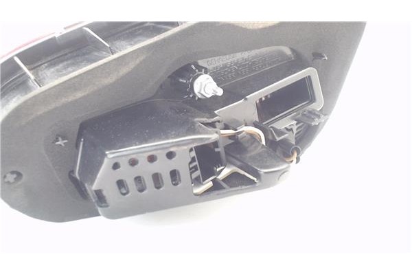 Recambio de piloto porton trasero izquierdo para volkswagen golf vii (5g1/be1) híbrido gte referencia OEM IAM 5G0945307F 8124010