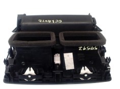 Recambio de rejilla entrada de aire para skoda octavia berlina (1z3) 1.9 tdi referencia OEM IAM 1Z0820951B  