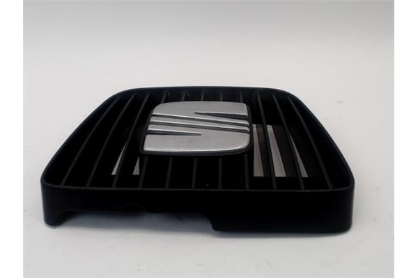 Recambio de rejilla capo para seat ibiza (6k1) 1.4 referencia OEM IAM 6K0853654D  
