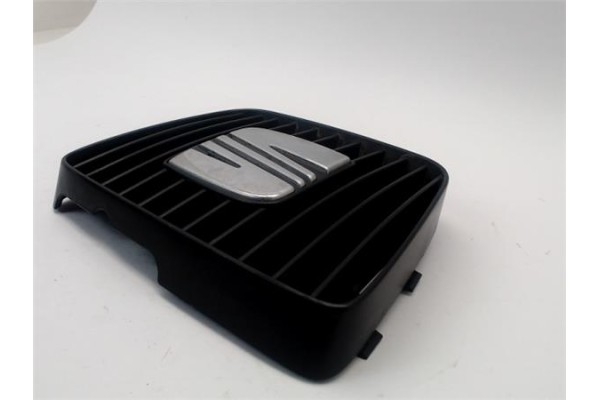 Recambio de rejilla capo para seat ibiza (6k1) 1.4 referencia OEM IAM 6K0853654D  