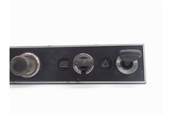 Recambio de embellecedor consola central para seat 132 2.0 d referencia OEM IAM   