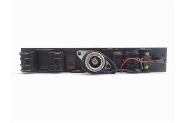 Recambio de embellecedor consola central para seat 132 2.0 d referencia OEM IAM   