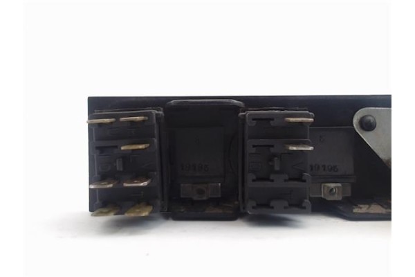 Recambio de embellecedor consola central para seat 132 2.0 d referencia OEM IAM   