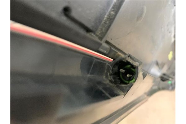 Recambio de aleron trasero para renault clio ii fase i (b/cb0) 1.2 (b/cb0f, b/cb0a, b/cb10, b/cb1k, b/cb2d, b/cb2h) referencia O