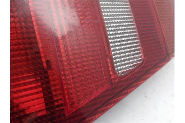 Recambio de piloto trasero izquierdo para skoda octavia berlina (1u2) referencia OEM IAM 1U6945111 2320 