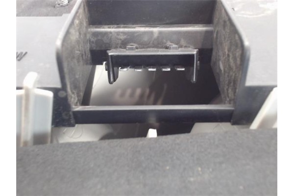 Recambio de piloto trasero izquierdo para ford fiesta berlina referencia OEM IAM 96FG13N004 11A030 