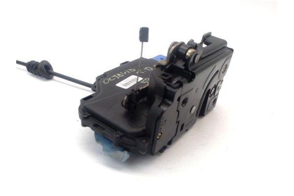 Recambio de cerradura puerta trasero derecha para skoda octavia berlina (1z3) 1.9 tdi referencia OEM IAM 7L0839016D  