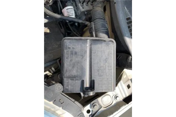 Recambio de tapa caja rele para fiat iii panda (319) 1.2 lpg (312pxa1a) referencia OEM IAM 51884537  