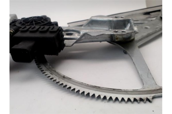 Recambio de elevalunas electrico delantero derecho para opel zafira a 2.0 dti 16v referencia OEM IAM 5140020 2511004638 