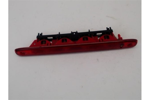 Recambio de luz central de freno para peugeot 107 1.0 básico referencia OEM IAM 1606372780  