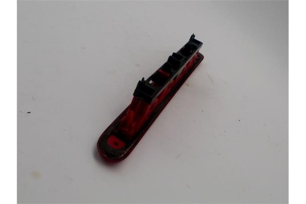Recambio de luz central de freno para peugeot 107 1.0 básico referencia OEM IAM 1606372780  