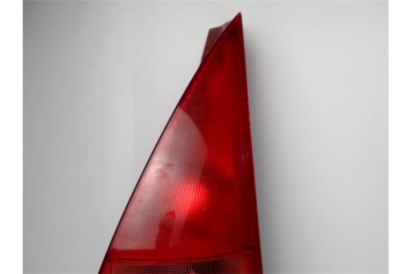 Recambio de piloto trasero derecho para citroen c3 1.4 hdi referencia OEM IAM   