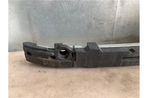 Recambio de refuerzo paragolpes para toyota yaris (ncp1/nlp1/scp1) 1.4 d-4d referencia OEM IAM 526110D010  