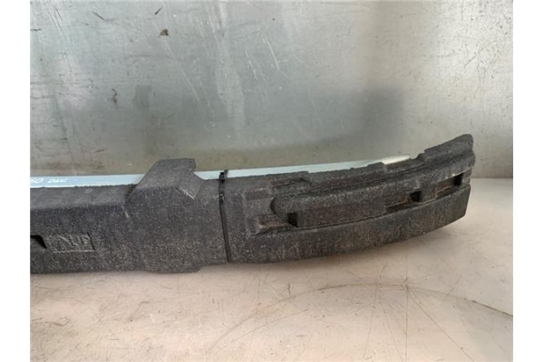 Recambio de refuerzo paragolpes para toyota yaris (ncp1/nlp1/scp1) 1.4 d-4d referencia OEM IAM 526110D010  