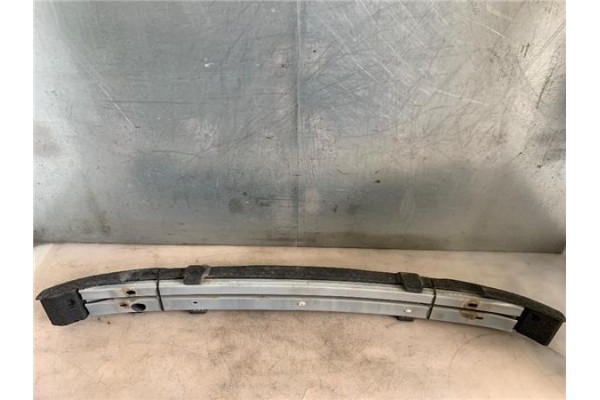 Recambio de refuerzo paragolpes para toyota yaris (ncp1/nlp1/scp1) 1.4 d-4d referencia OEM IAM 526110D010  