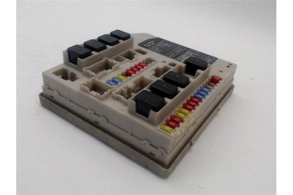 Recambio de caja fusibles/rele para nissan micra (k12e) 1.2 16v referencia OEM IAM 284B7AX615  