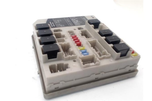 Recambio de caja fusibles/rele para nissan micra (k12e) 1.2 16v referencia OEM IAM 284B7AX615  
