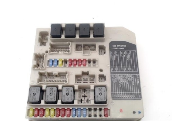 Recambio de caja fusibles/rele para nissan micra (k12e) 1.2 16v referencia OEM IAM 284B7AX615  