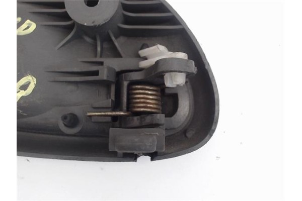 Recambio de manilla int. puerta delantero izquierda para suzuki grand vitara 5-puertas (sq/ft) 2.5 v6 referencia OEM IAM 8313076