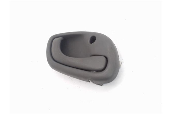 Recambio de manilla int. puerta trasero derecha para suzuki grand vitara 5-puertas (sq/ft) 2.5 v6 referencia OEM IAM 8310165D00T