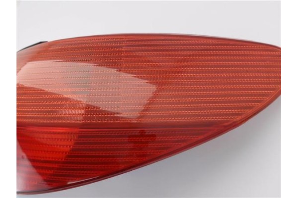 Recambio de piloto trasero derecho para peugeot 206 cc cabrio-coupé 2.0 cc referencia OEM IAM 6351N7  