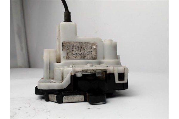 Recambio de cierre electromagnetico delantero derecho para fiat 500 1.3 d multijet referencia OEM IAM   