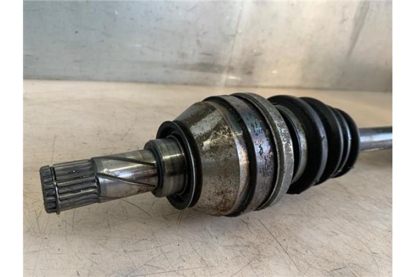 Recambio de palier delantero izquierdo para opel astra h gtc 1.4 referencia OEM IAM 93169650  