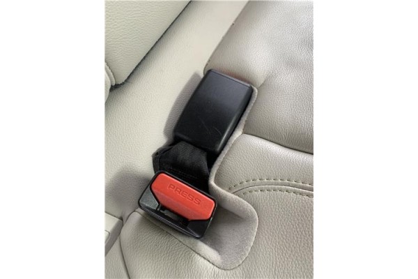 Recambio de anclaje cinturon trasero derecho para jaguar f-pace 2.0 r-sport awd referencia OEM IAM T4A11104PVJ HK83613K21AC 