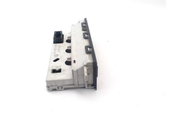 Recambio de display para peugeot partner furgón (5) 1.9 d referencia OEM IAM 6155R3 9642824677 
