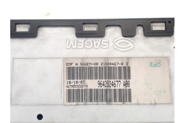 Recambio de display para peugeot partner furgón (5) 1.9 d referencia OEM IAM 6155R3 9642824677 