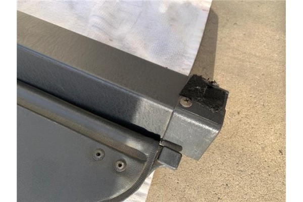Recambio de bandeja trasero para hyundai santamo referencia OEM IAM 85601M2000AQ  