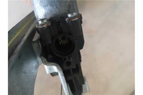 Recambio de elevalunas electrico trasero izquierdo para renault clio iii 1.5 dci (br17, cr17) referencia OEM IAM   