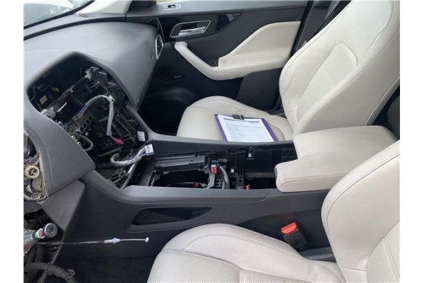 Recambio de consola para jaguar f-pace 2.0 r-sport awd referencia OEM IAM T4A3746 HK83045J40AD Recambio de consola para jaguar f-pace 2.0 r-sport awd referencia OEM IAM T4A3746 HK83045J40AD