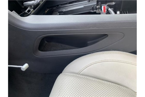Recambio de consola para jaguar f-pace 2.0 r-sport awd referencia OEM IAM T4A3746 HK83045J40AD 