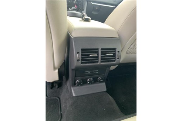 Recambio de consola para jaguar f-pace 2.0 r-sport awd referencia OEM IAM T4A3746 HK83045J40AD 