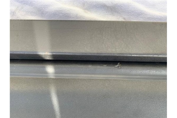Recambio de bandeja trasero para hyundai santamo referencia OEM IAM 85601M2000AQ  