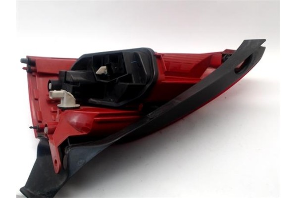 Recambio de piloto trasero izquierdo para renault megane ii berlina 5p 1.5 confort authentique referencia OEM IAM 8200413214  