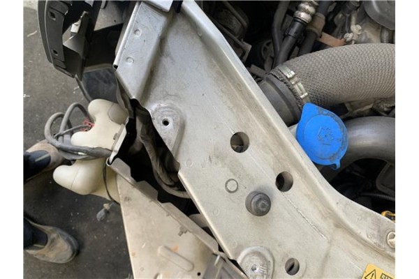 Recambio de deposito limpiaparabrisas para land rover freelander (ln) 2.0 hse familiar referencia OEM IAM AWR4763 AWR4764 