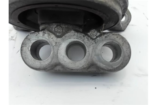 Recambio de soporte motor para opel astra h berlina 1.6 sport referencia OEM IAM 9057677239  